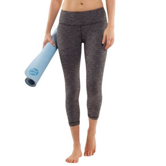 Lululemon Athletic Leggings Cropped Gray Striped Size 8 - Picture 1 of 7